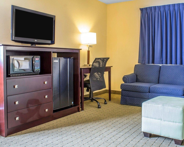 Others 4, Econo Lodge Ames, Story