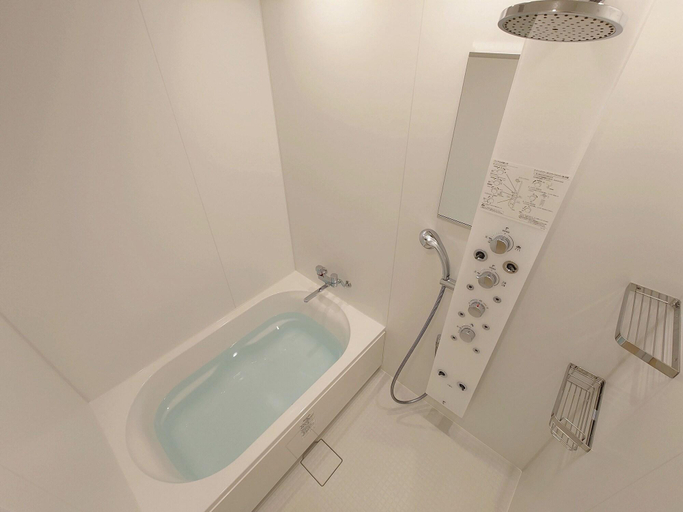 Bathroom 3, Lalamare Kouri, Nakijin