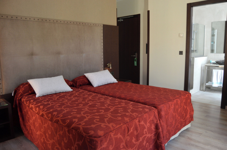 Bedroom 3, De La Trucha Hotel, Teruel