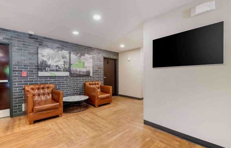 Public Area 2, Extended Stay America - Charlotte - University Pla, Mecklenburg