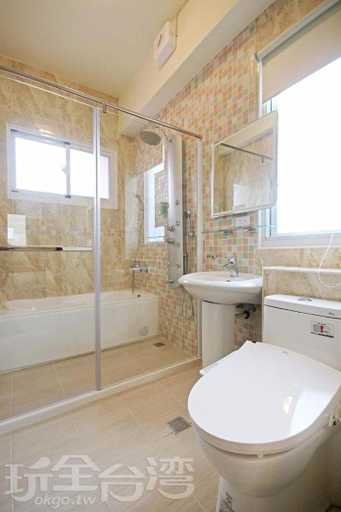 Bathroom 3, Hai Bed and Breakfasts, Taitung