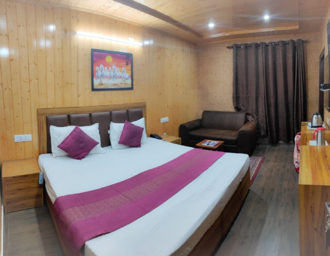 Bedroom 2, Sheesha Cottage, Udhampur