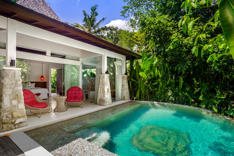 Swimming Pool 13
