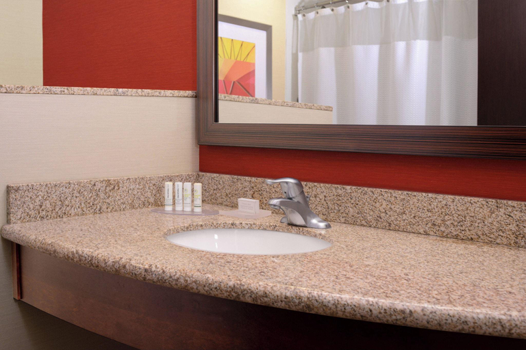 Bathroom 5, Courtyard by Marriott Galveston Island, Galveston
