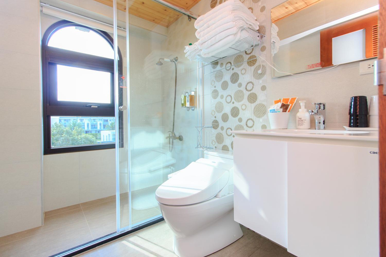 Bathroom 4, Post-mountain view , Yilan