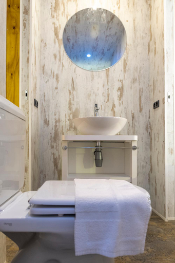 Bathroom 6