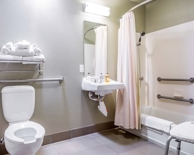Bathroom 4, Gaia Hotel & Spa Redding, an Ascend Collection Hotel, Shasta