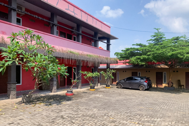 Exterior & Views 2, RedDoorz Syariah near Jalan Urip Sumoharjo, Bandar Lampung
