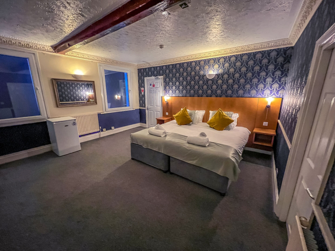 Bedroom 4, The Quayside Hotel and Bar, Lincolnshire