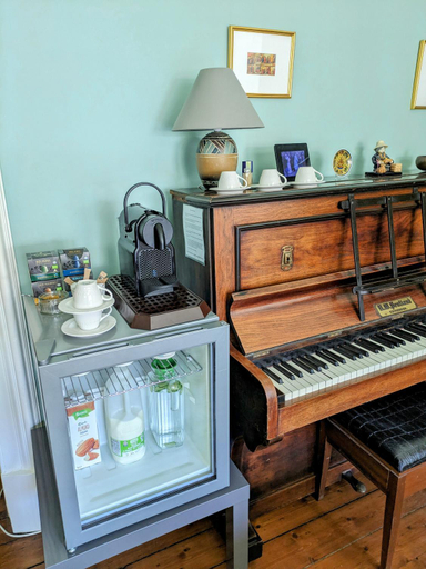 Others 2, McCrae's Bed and Breakfast, Edinburgh