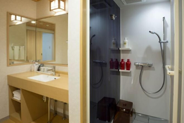 Bathroom 16
