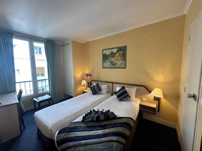 Bedroom 4, Opera Deauville Hotel, Paris