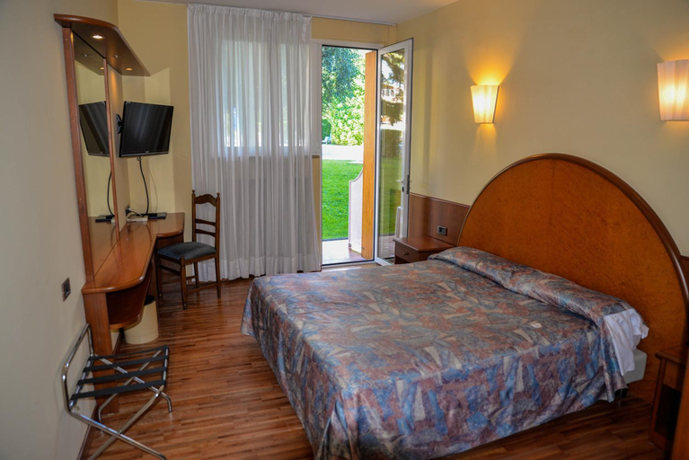 Bedroom, Hotel Continental, Verona