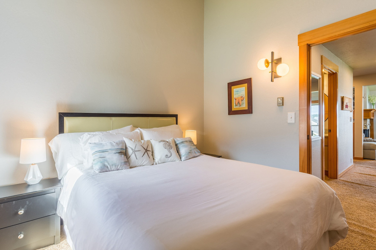 Bedroom 2, Coastal Chic Beach Condo by Avantstay Balcony, Island