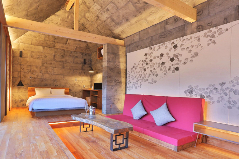 Bedroom 3, Kawasemi no su, Nago