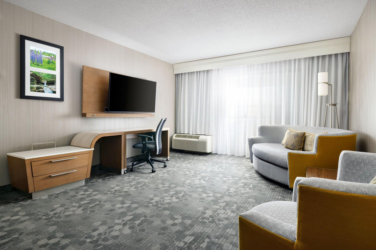 Bedroom 3, Courtyard By Marriott, Merrimack