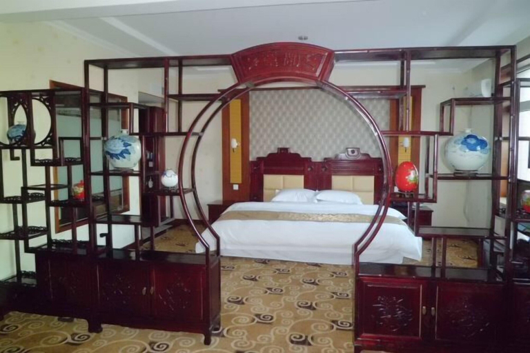 Bedroom 3, Beizhen Hotel, Jinzhou