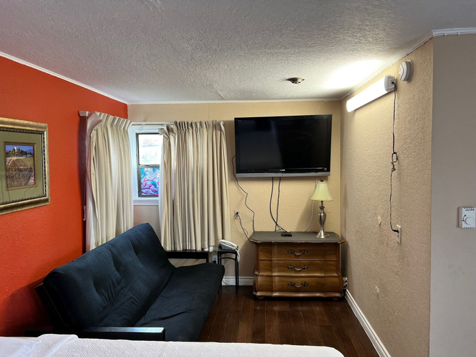 Others 5, Great House Motel, Clallam