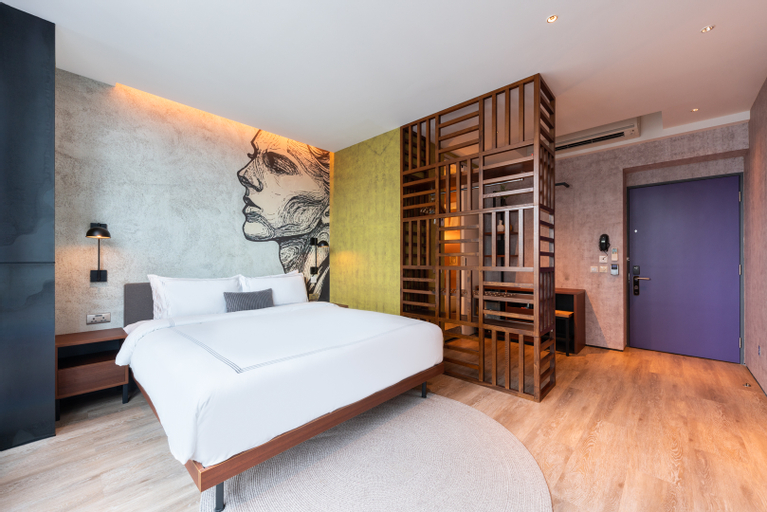 Dash Living on Queen's, Hong Kong Island
