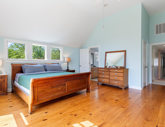 Bedroom 3, Beautiful Home on a Quiet Lot, Sleeps 14, Treehouse & Game Room!, Williamson
