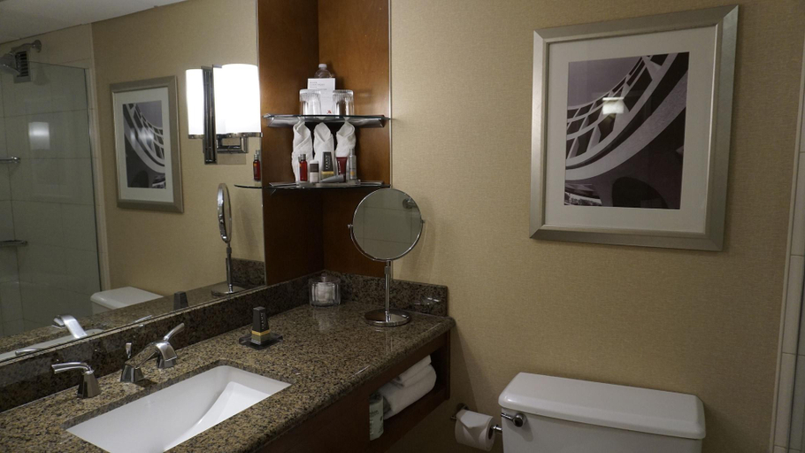 Bathroom 5, Stamford Marriott Hotel & Spa, Fairfield