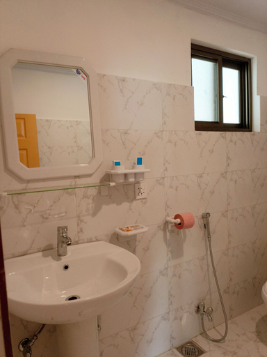 Bathroom, Mountain Lodge Resort, Northern Areas