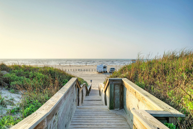 Others 5, Holiday Beach House by Avantstay Pool + Beach, Nueces