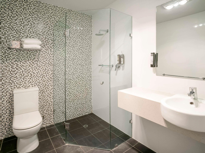 Bathroom 22