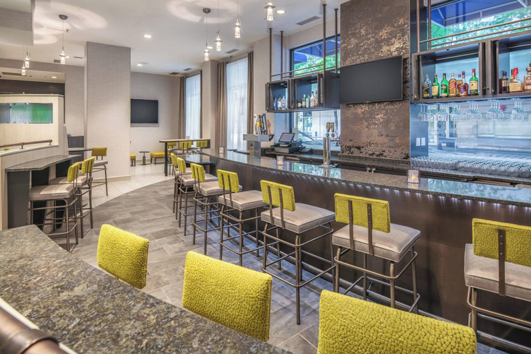 Food & Drinks 5, SpringHill Suites Seattle Downtown/South LakeUnion, Seattle