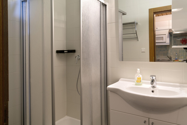 Bathroom 3, Ostbacher-Stern, Innsbruck Land