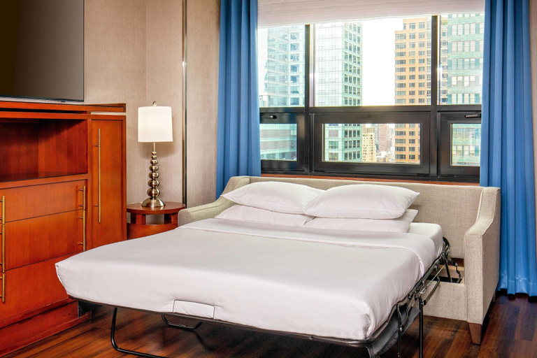 Bedroom 3, Four Points by Sheraton Midtown-Times Square, New York