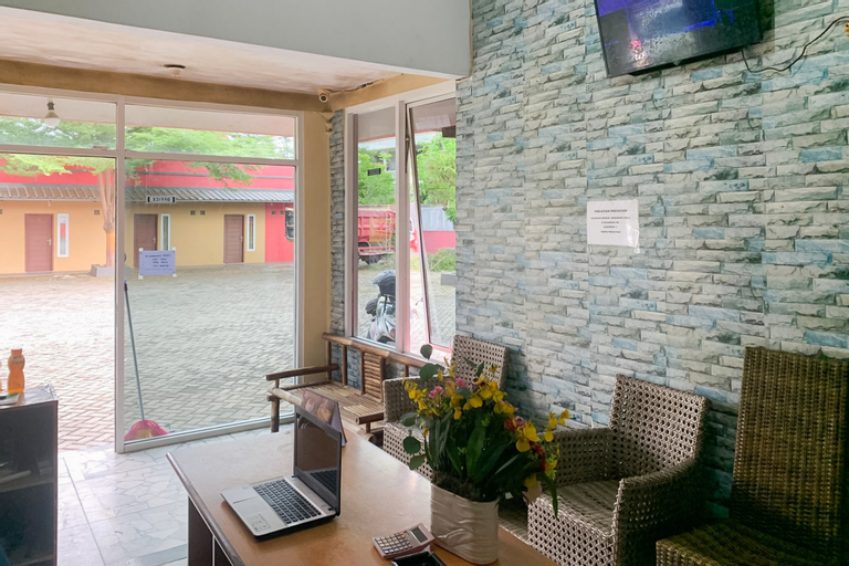 Public Area, RedDoorz Syariah near Jalan Urip Sumoharjo, Bandar Lampung
