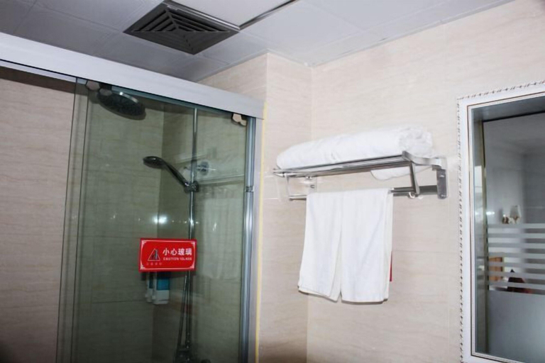 Bathroom, Lihuang Hotel, Jiaxing