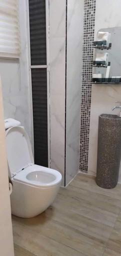Bathroom 3, The Nook Apartments, Obio/Akp