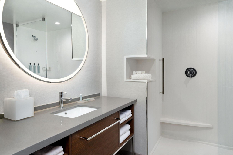 Bathroom 4, Courtyard Richmond West, Henrico