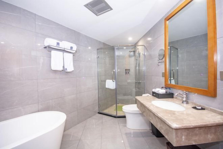 Bathroom 4, Mingdelou Hotel, Yichang