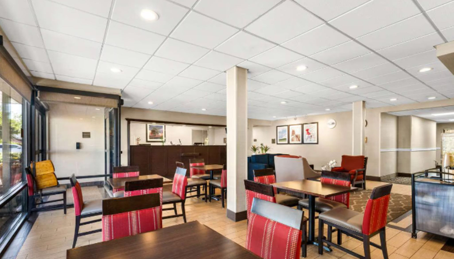Public Area 2, SureStay Plus by Best Western Reading North, Berks