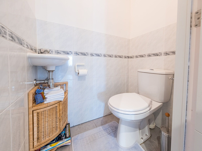 Bathroom 4, Apartment With Frontal Sea-views, West-Vlaanderen