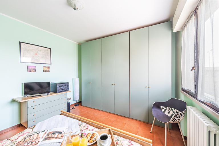 Bedroom, Le Primule F6 con piscina by Wonderful Italy, Brescia