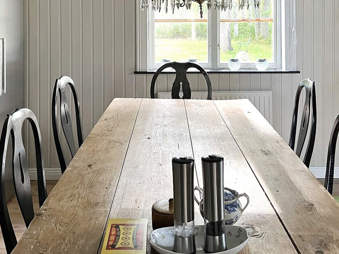 Dining 4, 4 Star Holiday Home in Tronodal, Bollnäs