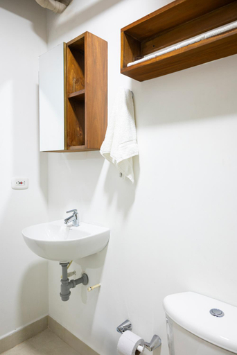 Bathroom 3, M1145 Aparta Loft, Pereira