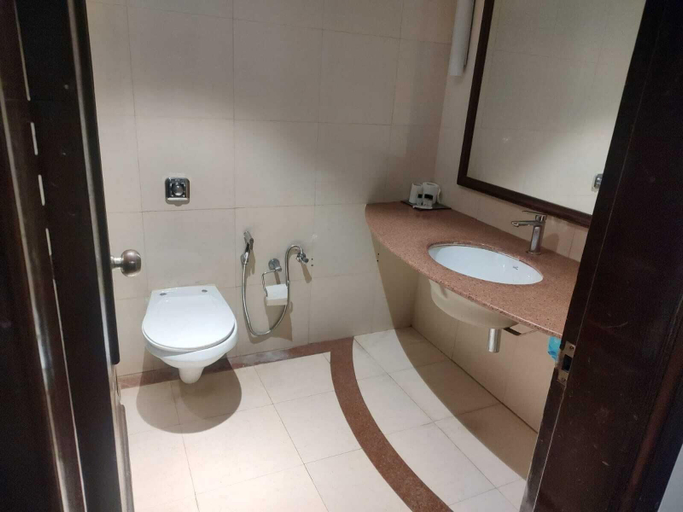 Bathroom 3, Luxera Hotels & Resorts, Delhi
