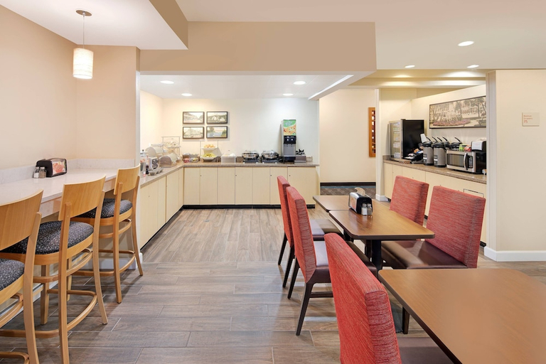 Food & Drinks 4, Towneplace Suites By Marriott Bentonville Rogers, Benton