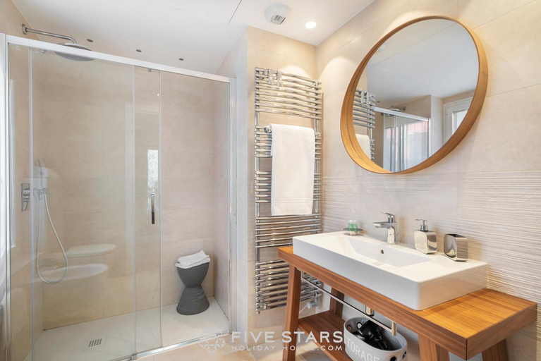 Bathroom 2, Villa Artemys - Five Stars Holiday House, Alpes-Maritimes