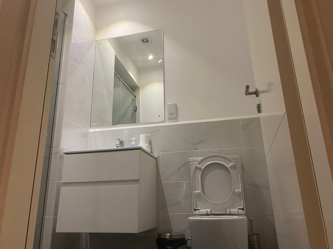 Bathroom 4, Embassy Gardens Royal Luxury Apartments, Accra
