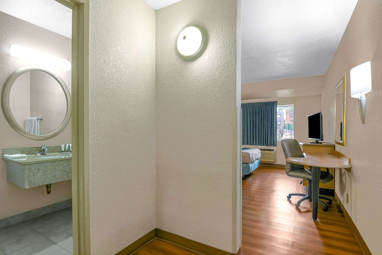 Bathroom 4, Motel6 Atlanta, GA - Downtown, Atlanta