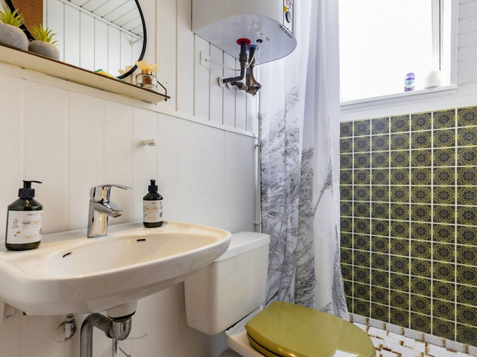 Bathroom 5, 4 Person Holiday Home in Karrebaeksminde, Næstved