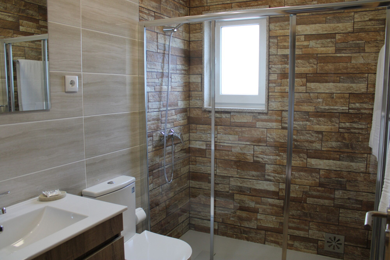 Bathroom 5, Socalcos Do Douro House, Tabuaço