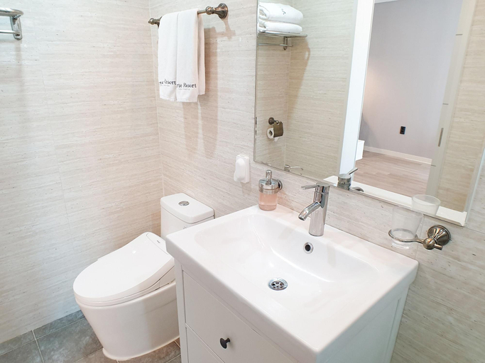 Bathroom 4, Pool & Villa Sorang, Jeju
