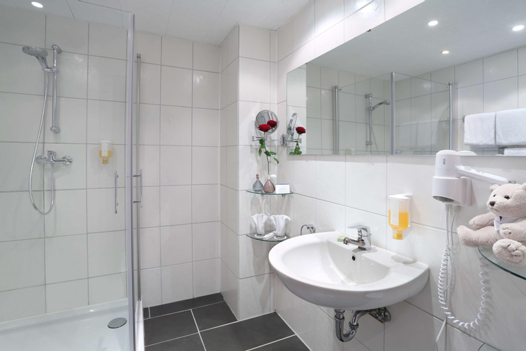 Bathroom 21